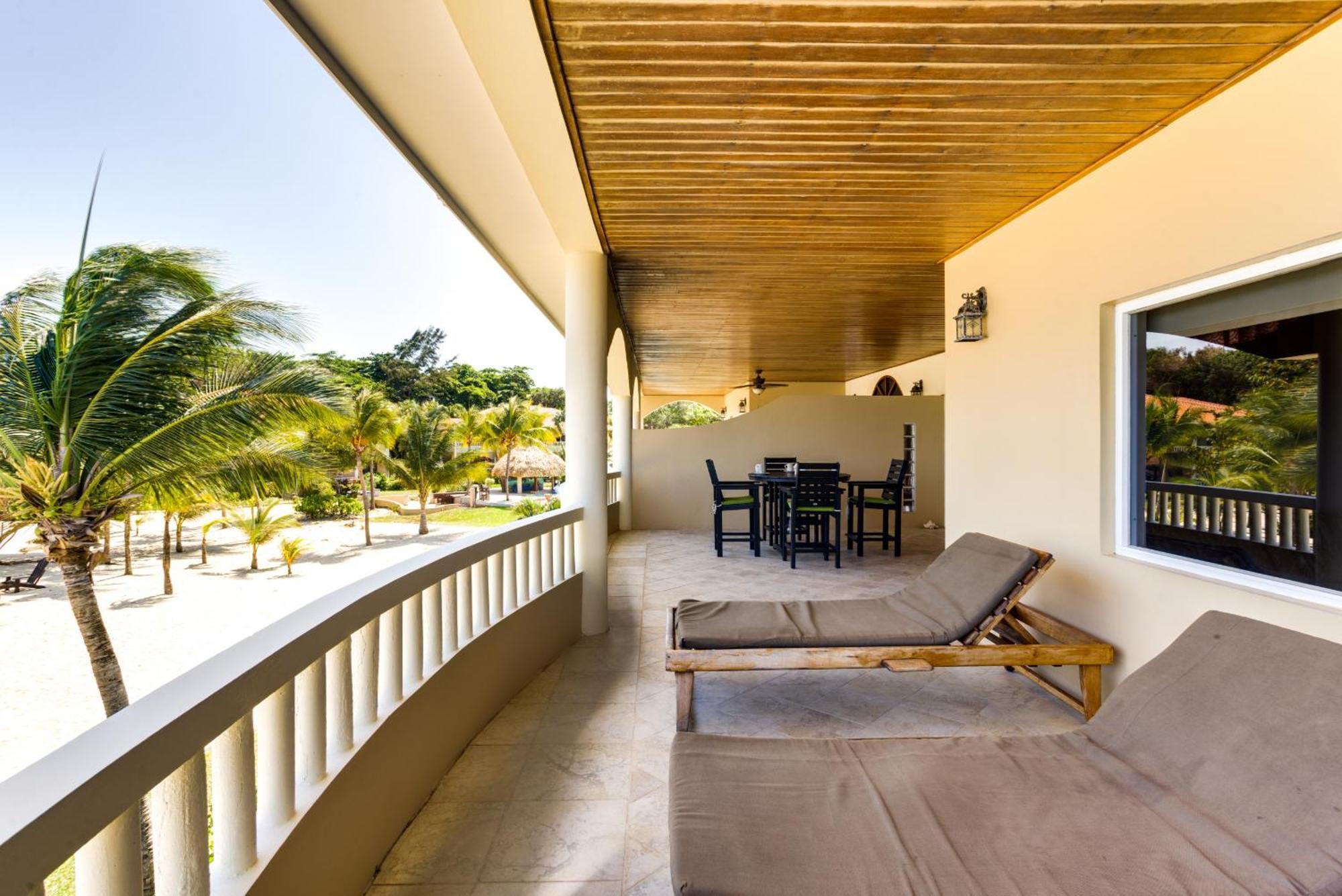 Los Porticos Placencia Room photo