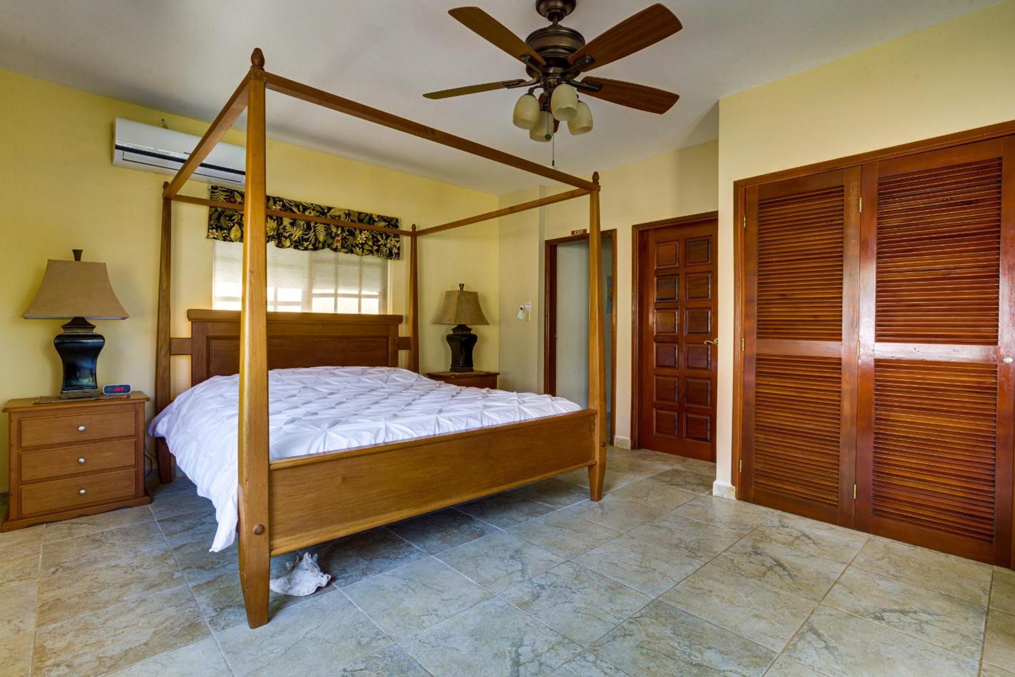 Los Porticos Placencia Room photo
