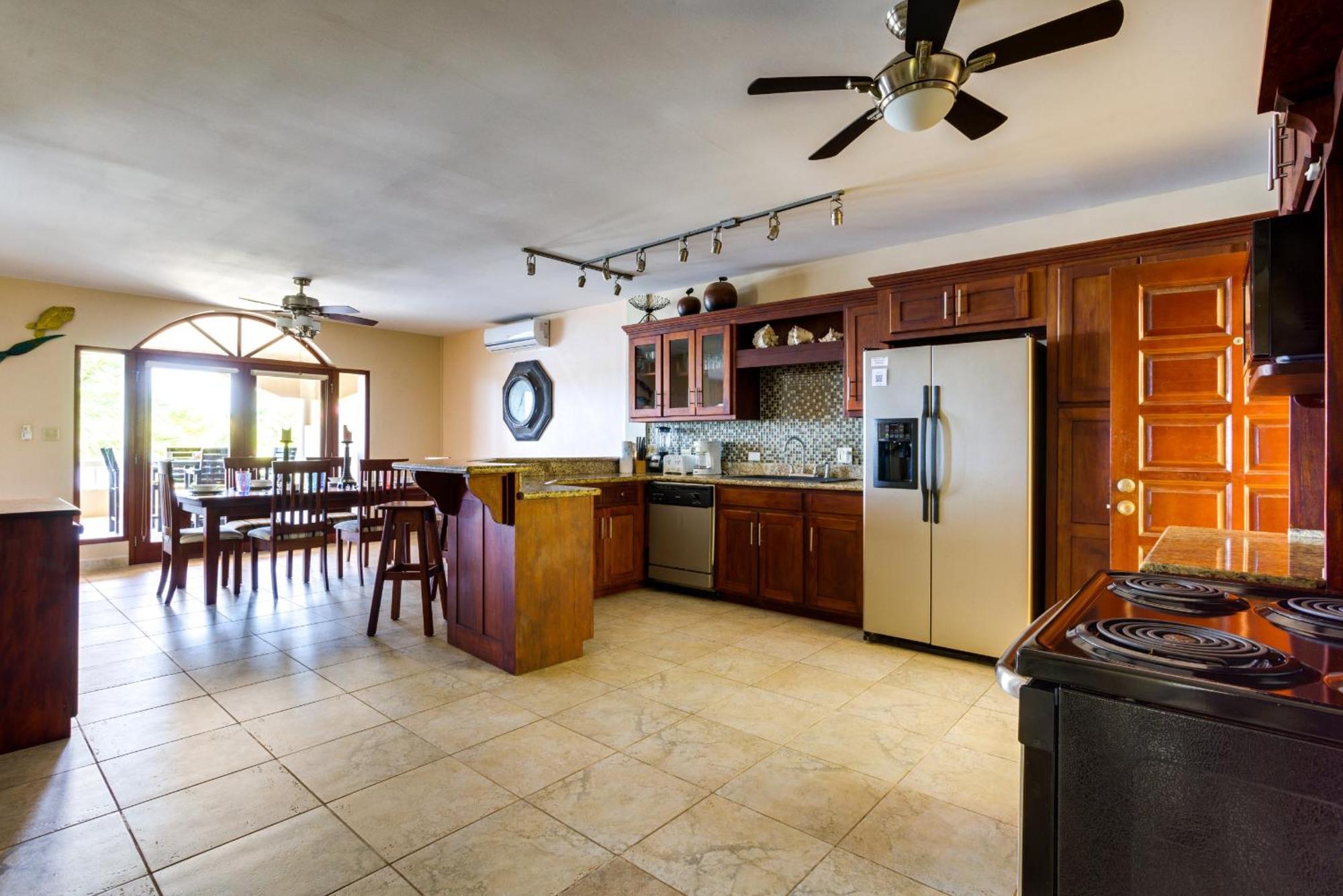 Los Porticos Placencia Room photo