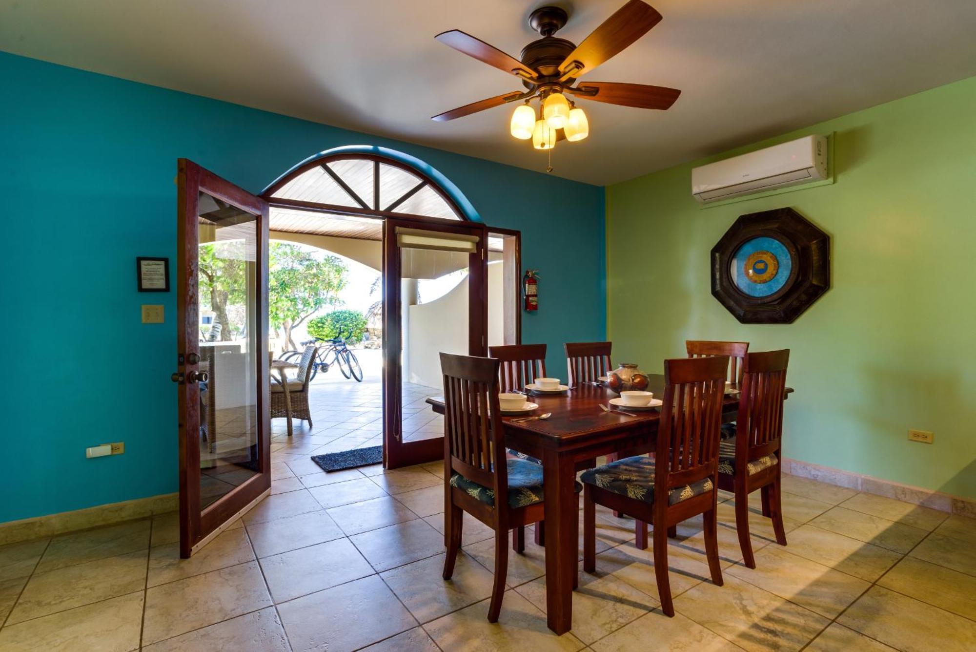 Los Porticos Placencia Room photo