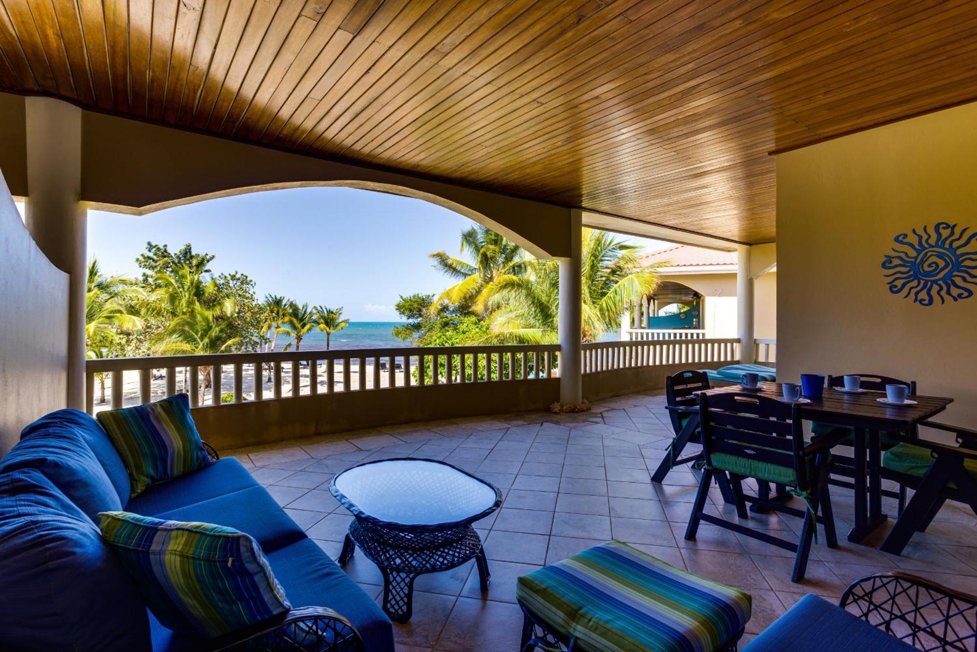 Los Porticos Placencia Room photo