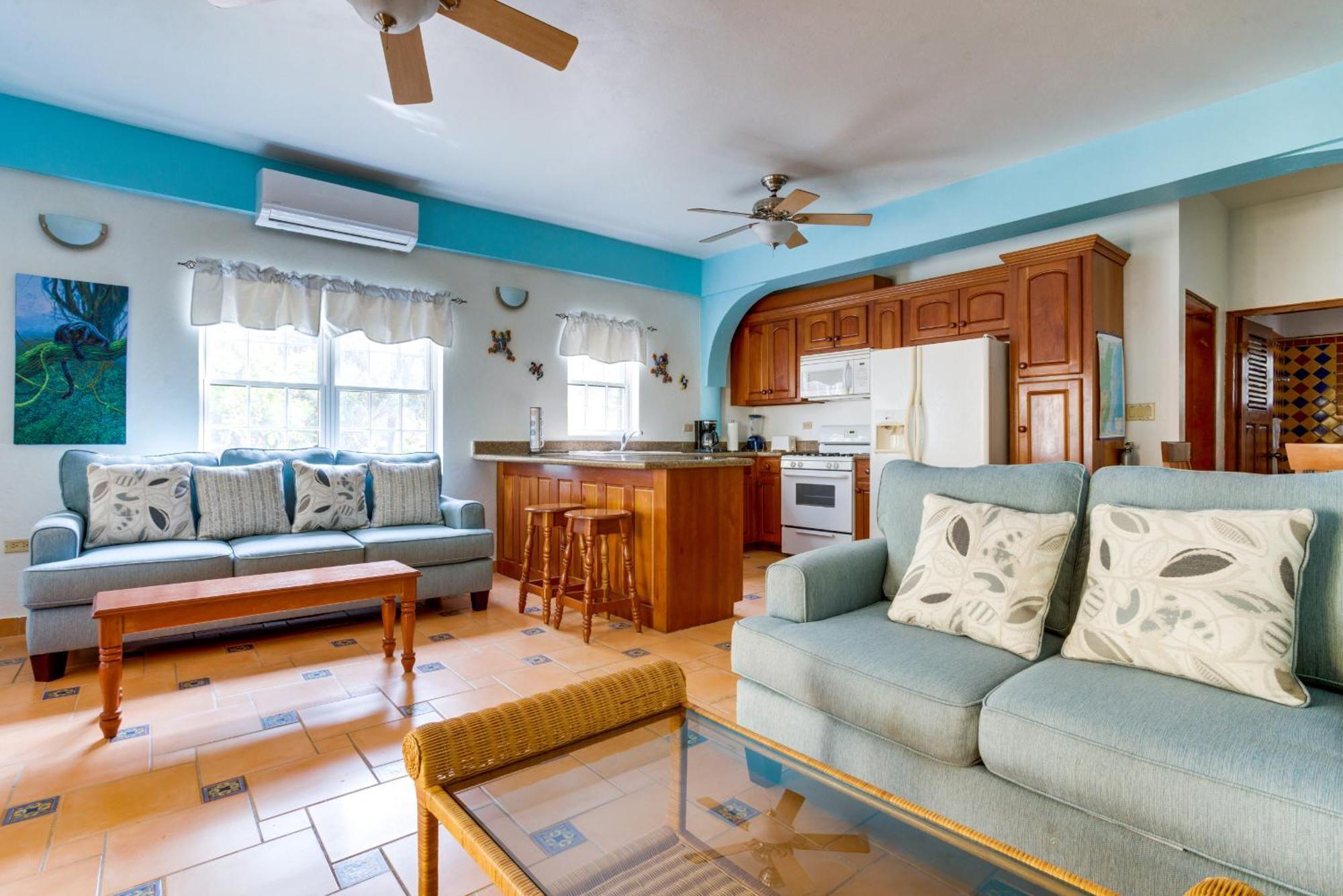 Los Porticos Placencia Room photo